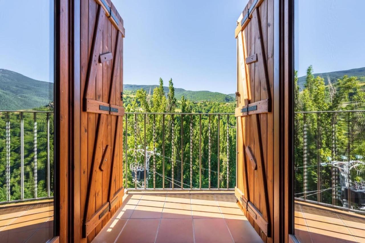 Apartamentsaloriaburg Farrera Екстериор снимка